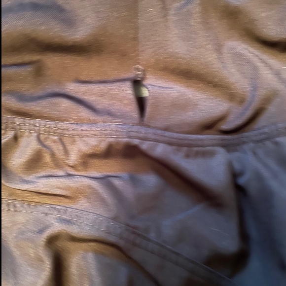 Black Head Shorts Small - Picture 4 of 4